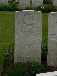 Etaples Military Cemetery - Bishop, E E